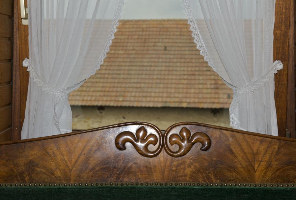 Gasthof Zum Kreuz Neuenburg am Rhein Room photo